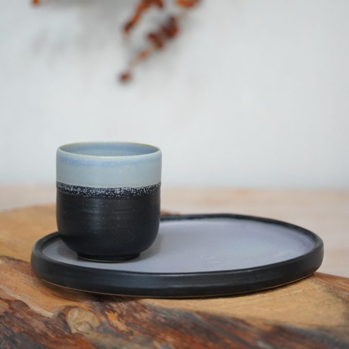 Double coloured cup "Colors on black"