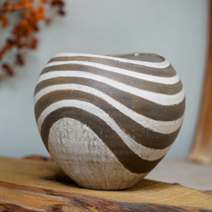 Salt glazed vase with striped pattern