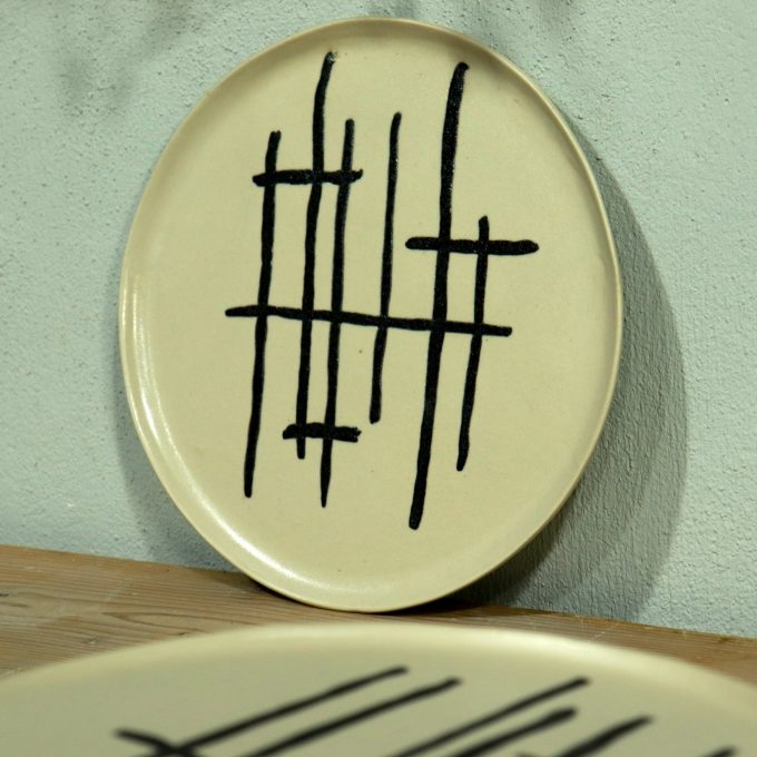 Food plate "Black lines"