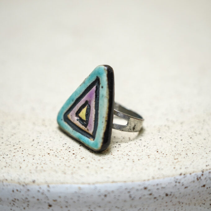 ceramic ring with triangle shape and geometric glaze