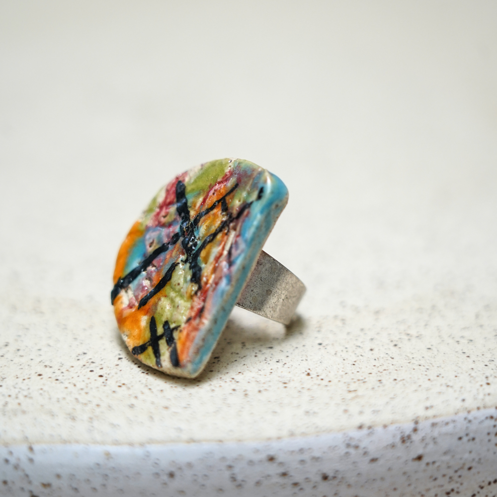 abstract ceramic ring with multicolour glaze